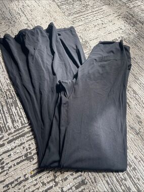 Black V-Waist High-Rise Leggings with Small Logo
